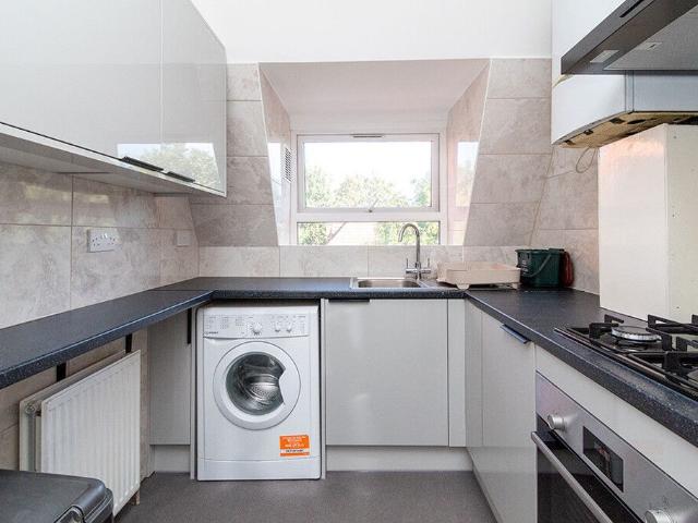 Apartment for rent in Dollis Hill, Greater London