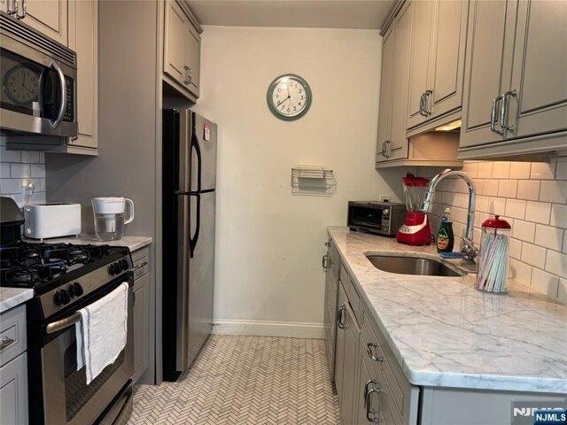 Condo for sale in Clifton