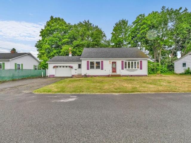 House for sale in East Millinocket, Maine