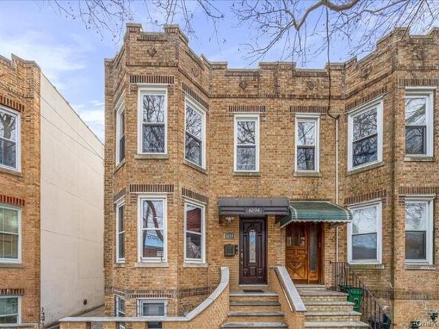 House for sale in Queens, Arverne