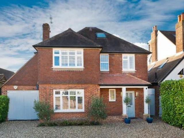 House for sale in Lower Green Esher, Blackhills