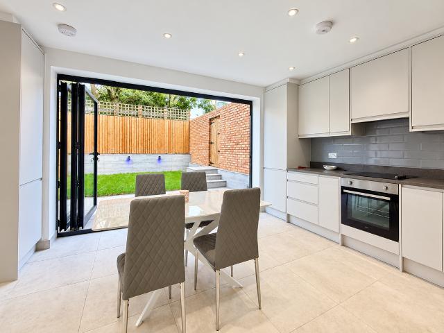 House for rent in Oakwood, Greater London