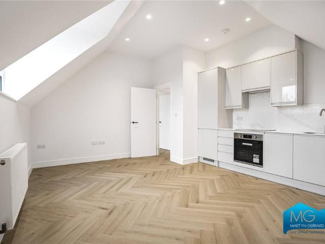 Apartment for rent in London Borough of Barnet, Greater London