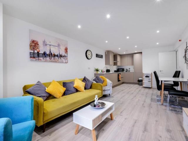 House for rent in Heol-las, Surrey