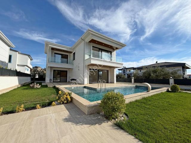 Edremit, Balikesir içerisinde satılık Villa
