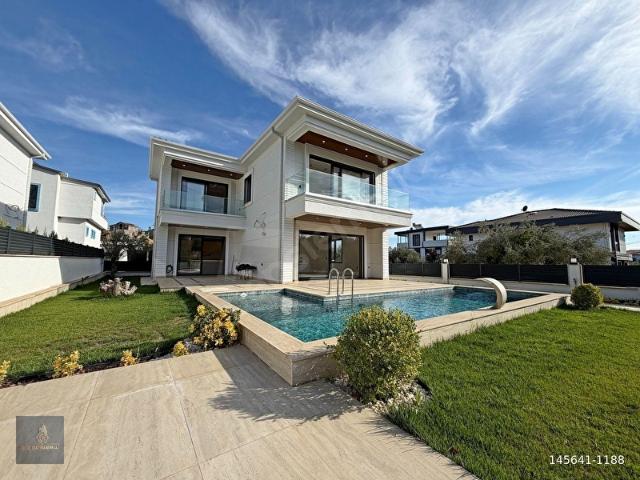 Edremit, Balikesir içerisinde satılık Villa