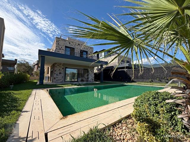 Edremit, Balikesir içerisinde satılık Villa