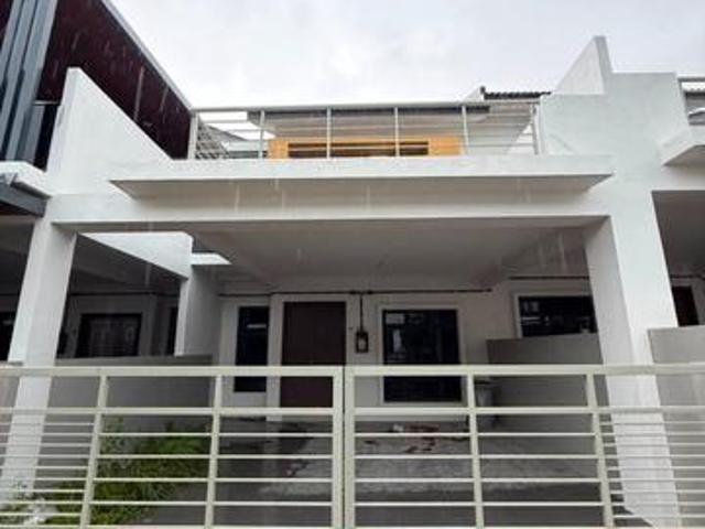 Terraced House for rent in Malaka