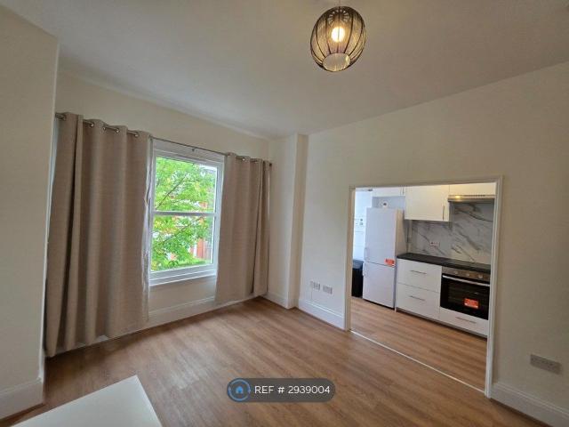 Apartment for rent in Herne Hill, Greater London