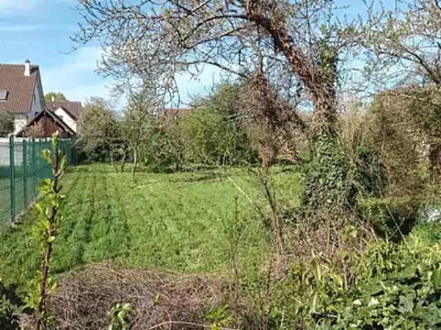 Terrain vente à Mantes-la-Jolie, Guernes