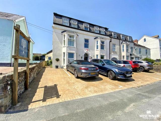 Commercial for sale in Saundersfoot, Wales