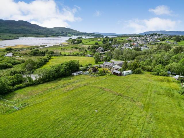 Commercial for sale in Trawsfynydd
