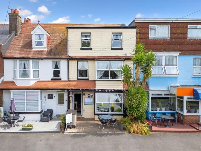 Commercial for sale in Livermead