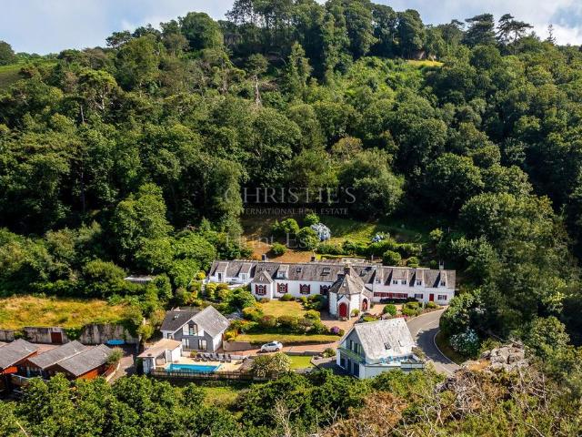 Commercial for sale in Trinity, Scotland