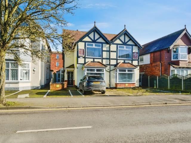 Commercial for sale in Seacroft, Belleau