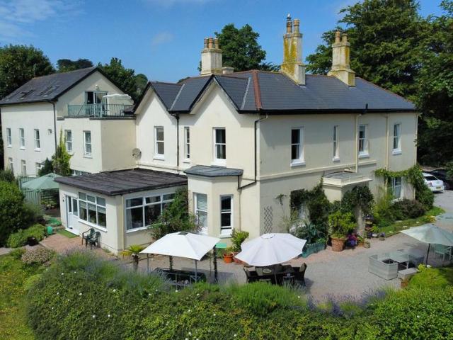 Commercial for sale in Maidencombe