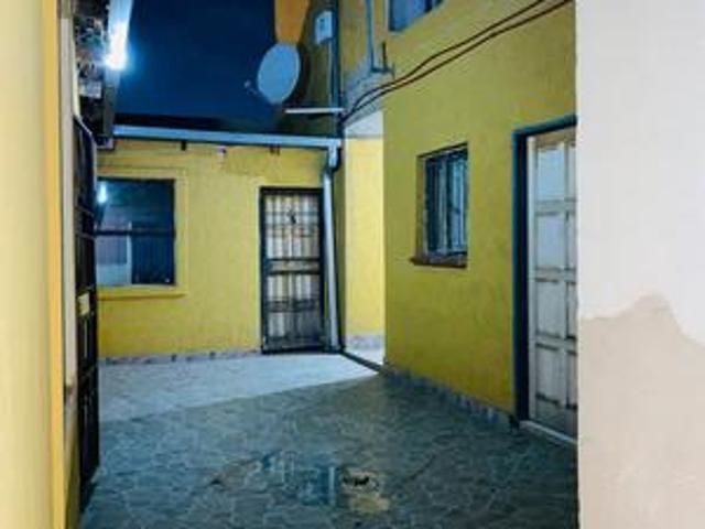 Apartment for sale in Vosloorus, Gauteng