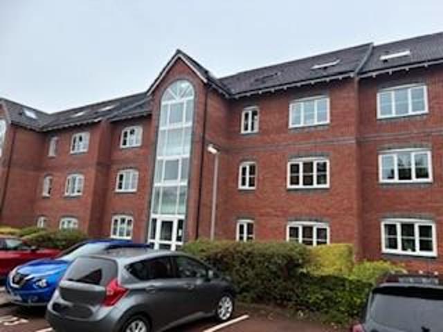 Apartment for rent in Lilford, Wigan