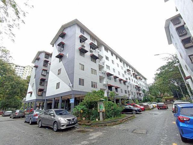 Flat for sale in Petaling, Damansara Damai