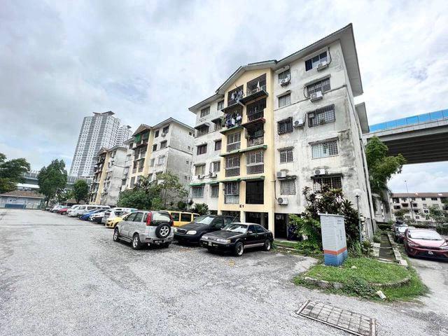 Flat for sale in Petaling, Damansara Damai