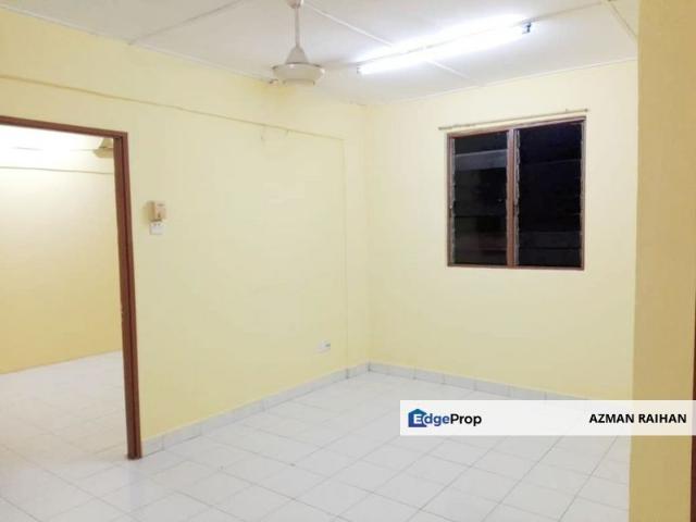 Flat for sale in Petaling, Damansara Damai