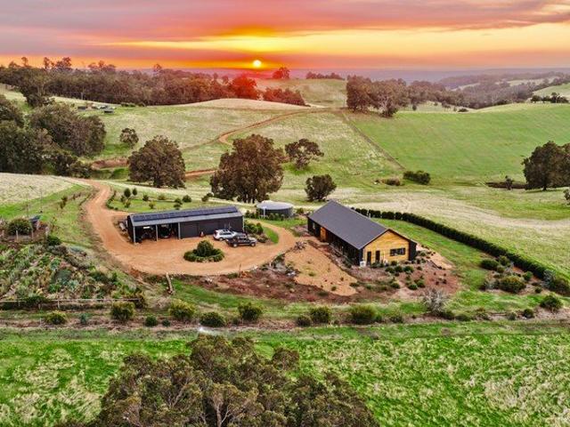 Cottage for sale in Crooked Brook, Shire Of Dardanup