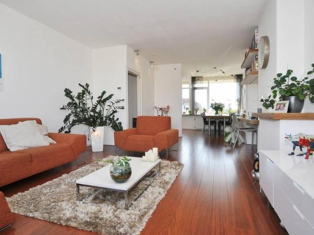 Appartement te huur in Winkelcentrum De Julianabaan, Voorburg