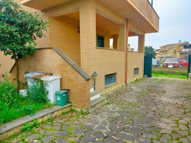 Villa Indipendente in vendita a Guidonia Montecelio, Roma Capitale