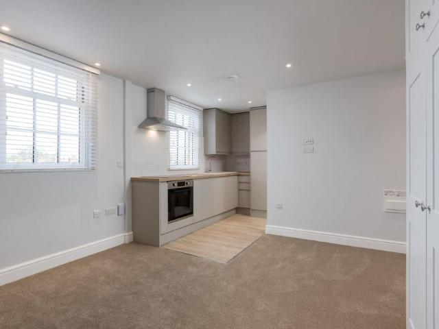 Studio for rent in Stratford-upon-Avon, Alderminster