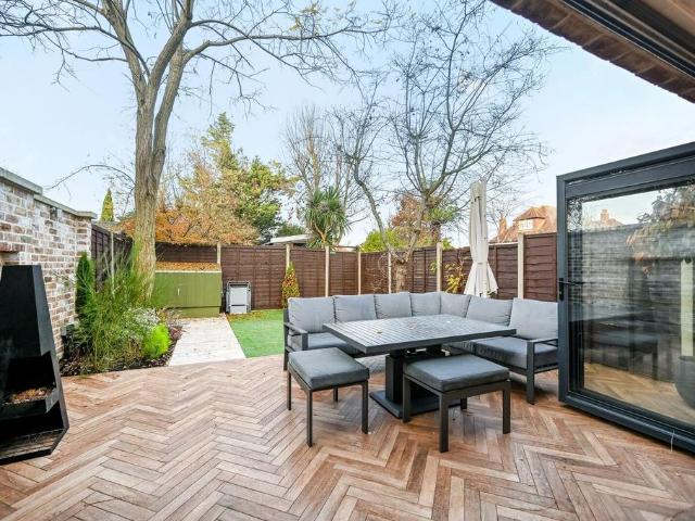 Apartment for rent in Royal Borough of Kingston upon Thames, Greater London