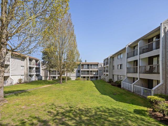 Apartment for rent in Surrey, British Columbia