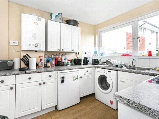 House for rent in Guildford Park, Guildford