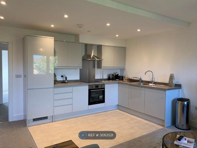 Apartment for rent in Bagshot Green, Surrey Heath