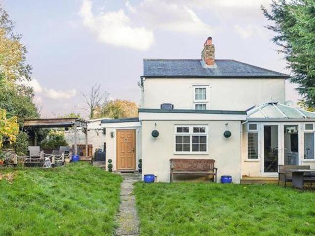 House for sale in Fole, Surrey