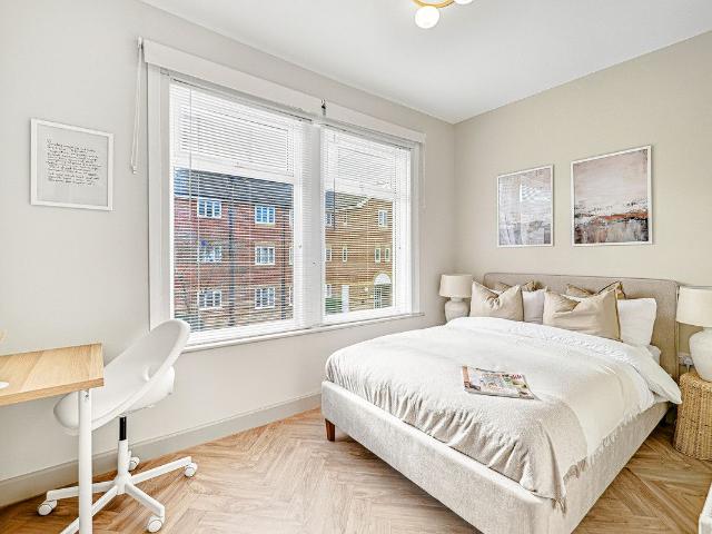 Room for rent in Southend City Centre Neighbourhood, Alton Barnes