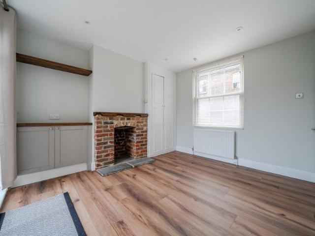 Apartment for rent in Guildford Park, Guildford