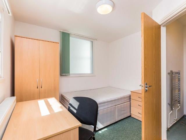 Room for rent in Somers Town, City Of Portsmouth