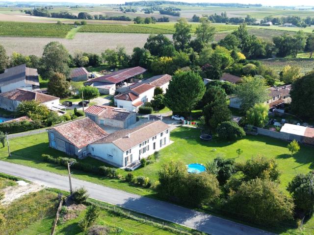 Maison vente à Cognac, Guimps