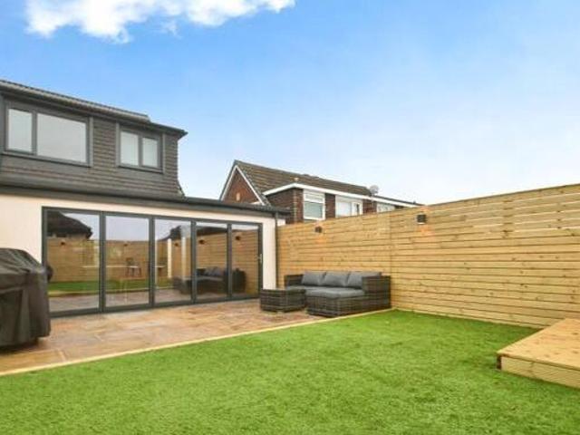 House for sale in Hyde Park, West Yorkshire