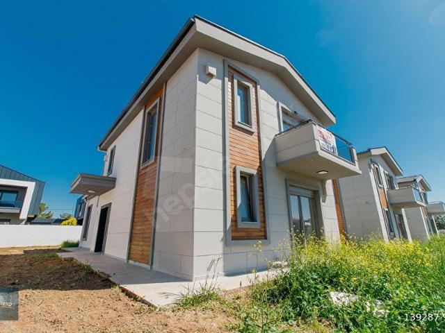 Döşemealti, Antalya içerisinde satılık Villa
