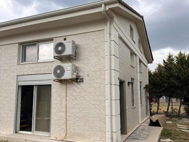 Gülbahçe Mahallesi, Urla içerisinde kiralık mülk