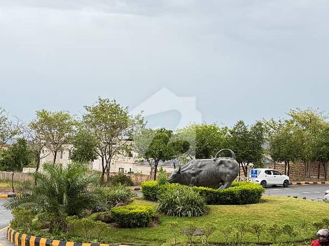 Building for sale in Islamabad