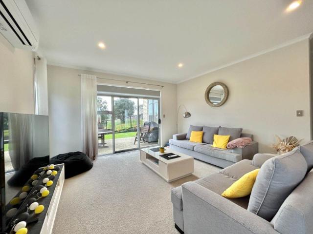 House for rent in Whangaparaoa, Oroua County