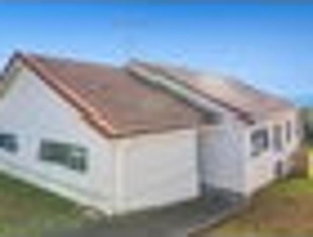 Townhouse for rent in Whangaparaoa