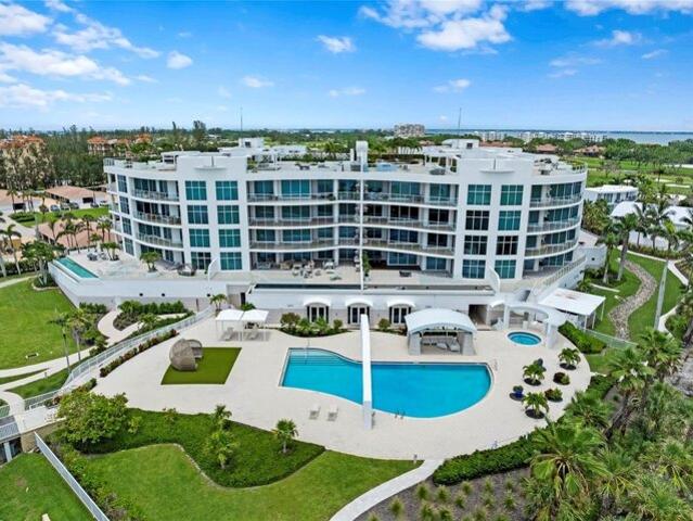 Condo for sale in Longboat Key