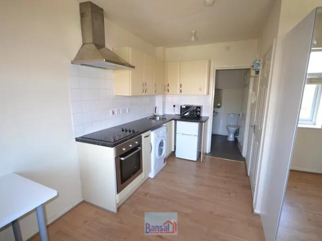 Studio for rent in West Midlands