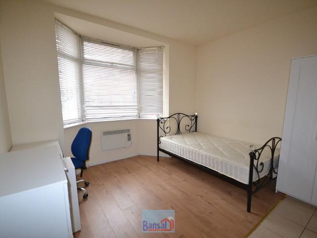 Studio for rent in West Midlands