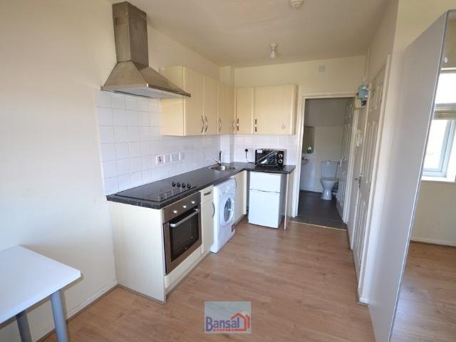 Studio for rent in West Midlands