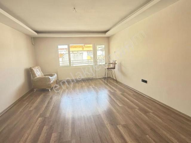 Karabağlar, İzmir içerisinde satılık mülk