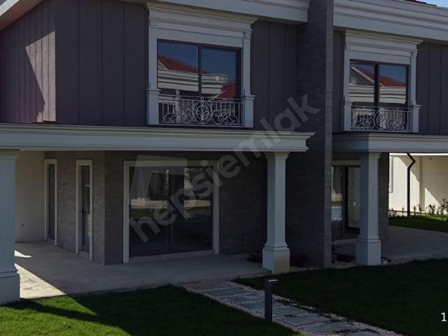 Turnasuyu Mahallesi, Gülyalı içerisinde satılık Villa